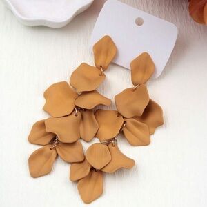 Polyresin Leaf Shaped Dangle Earrings